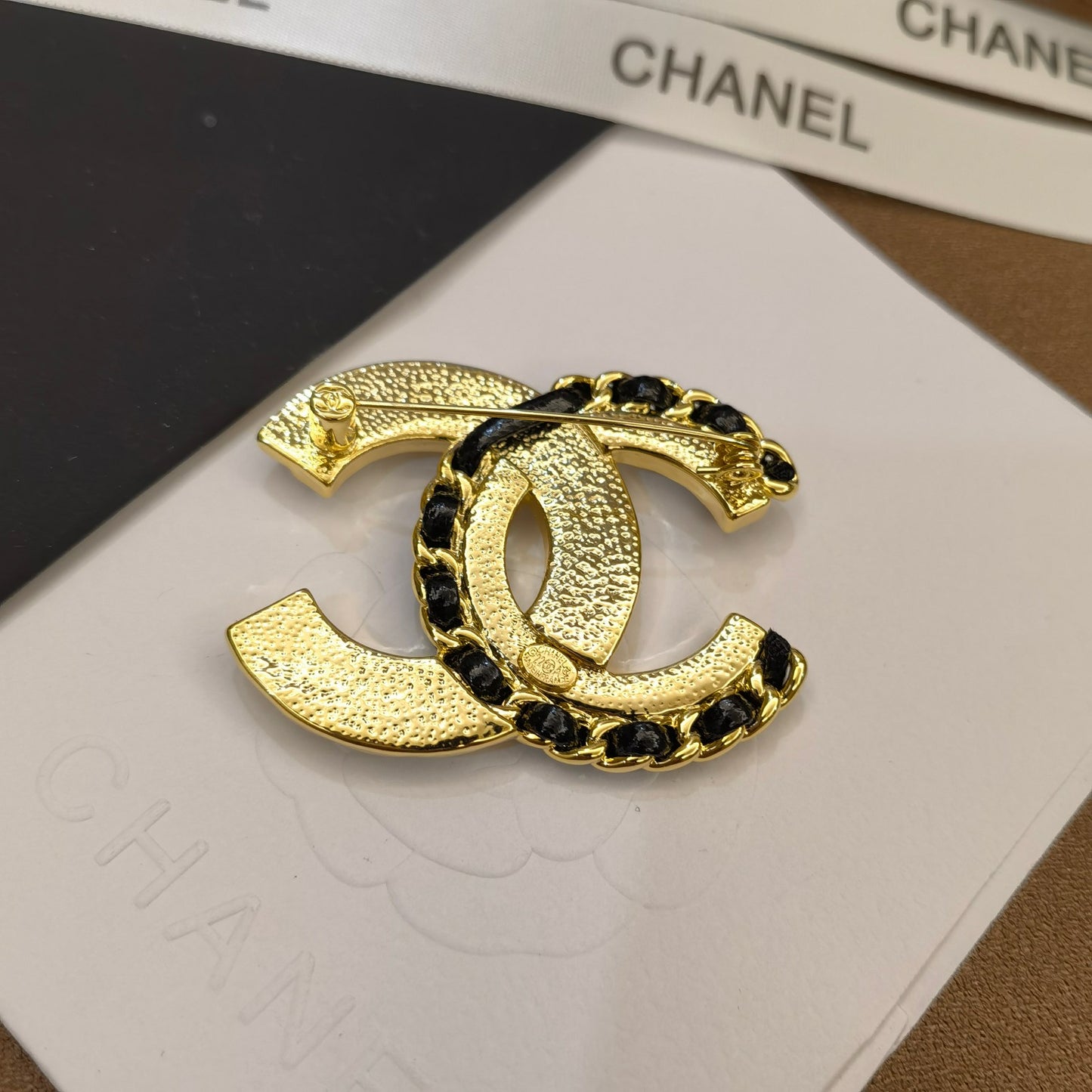 Luxury C.C woven brooch pin
