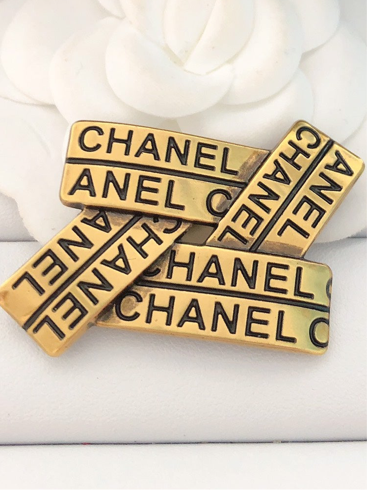 Luxury Vintage C.C brooch