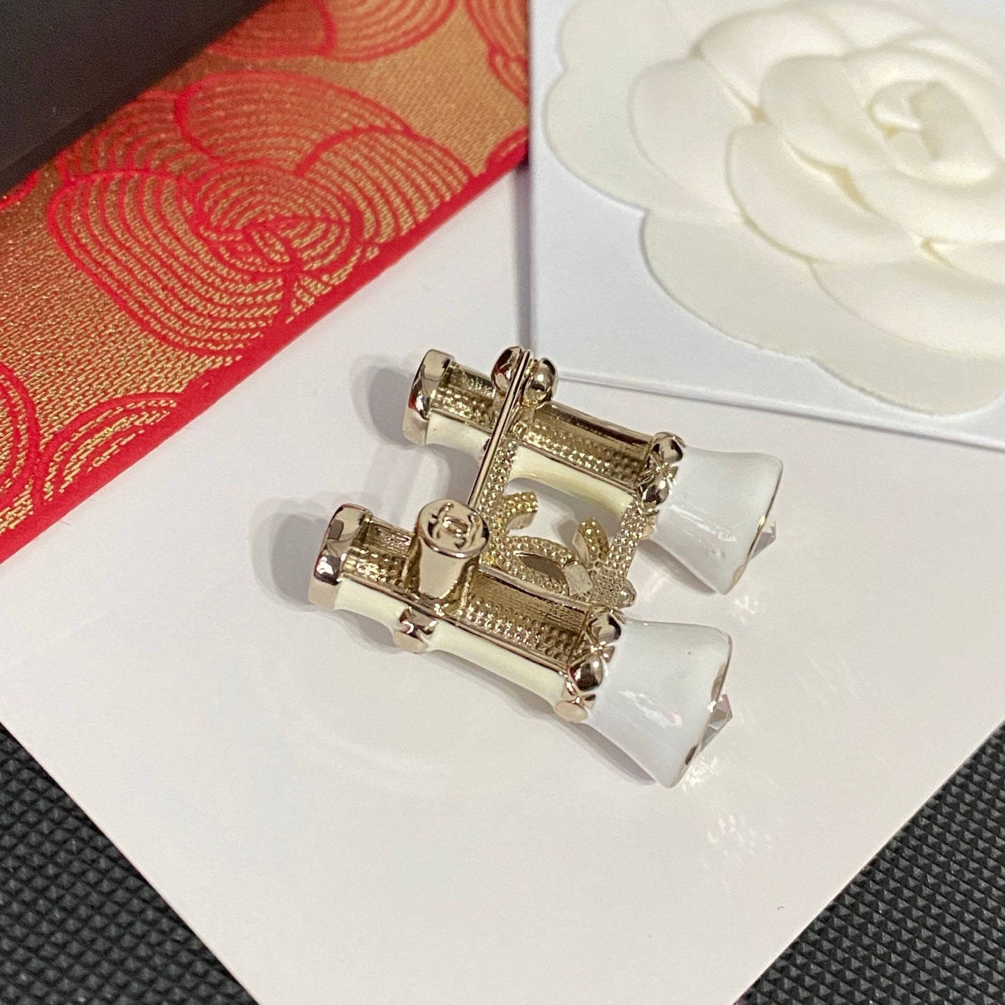 High Quality Chanel Telescope Brooch