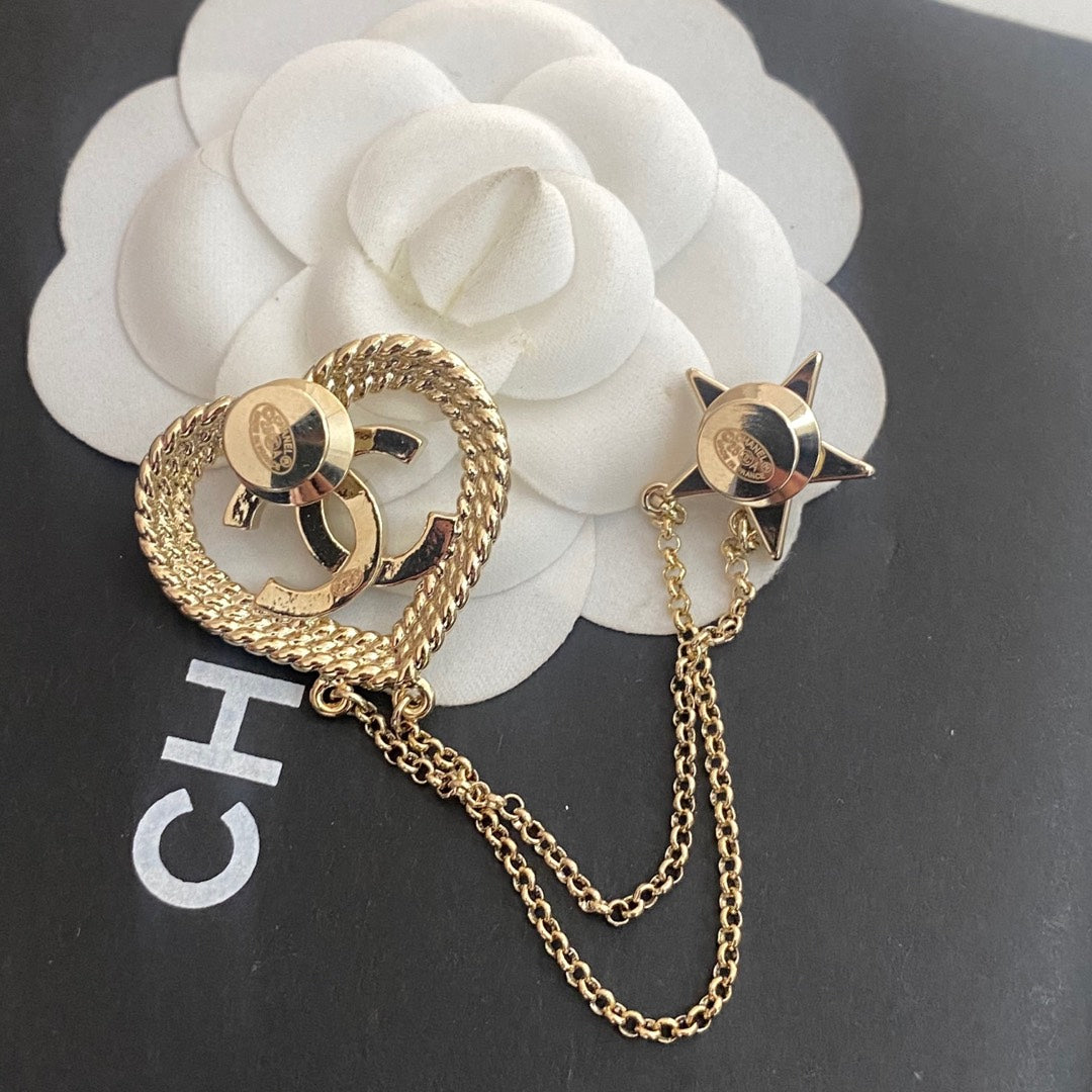 Luxury C.C silver dangle pin brooch