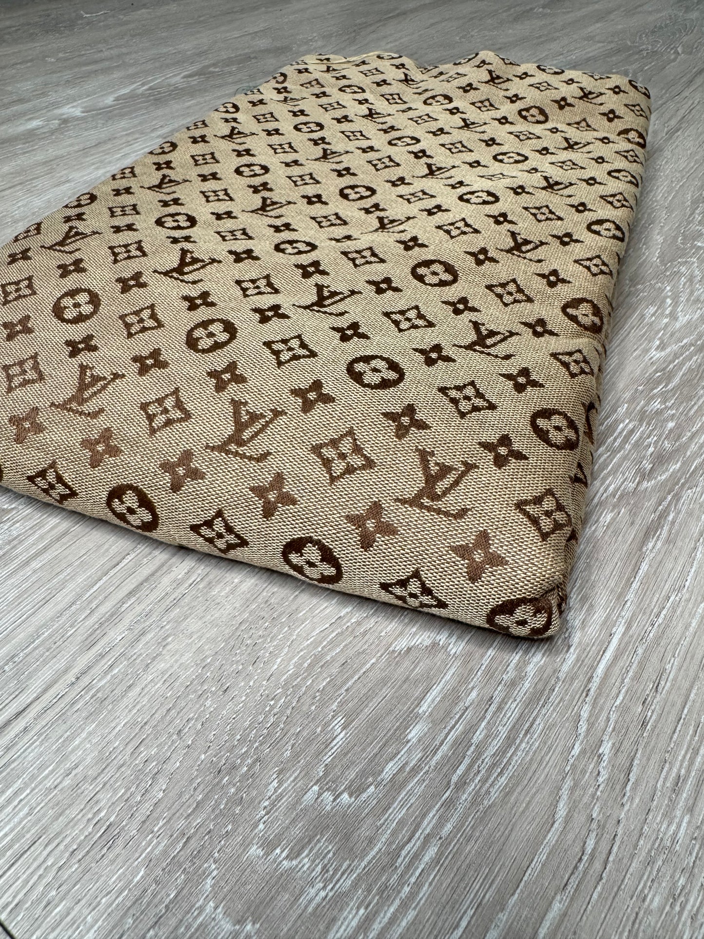 L 01 - Brown jacquard fabric