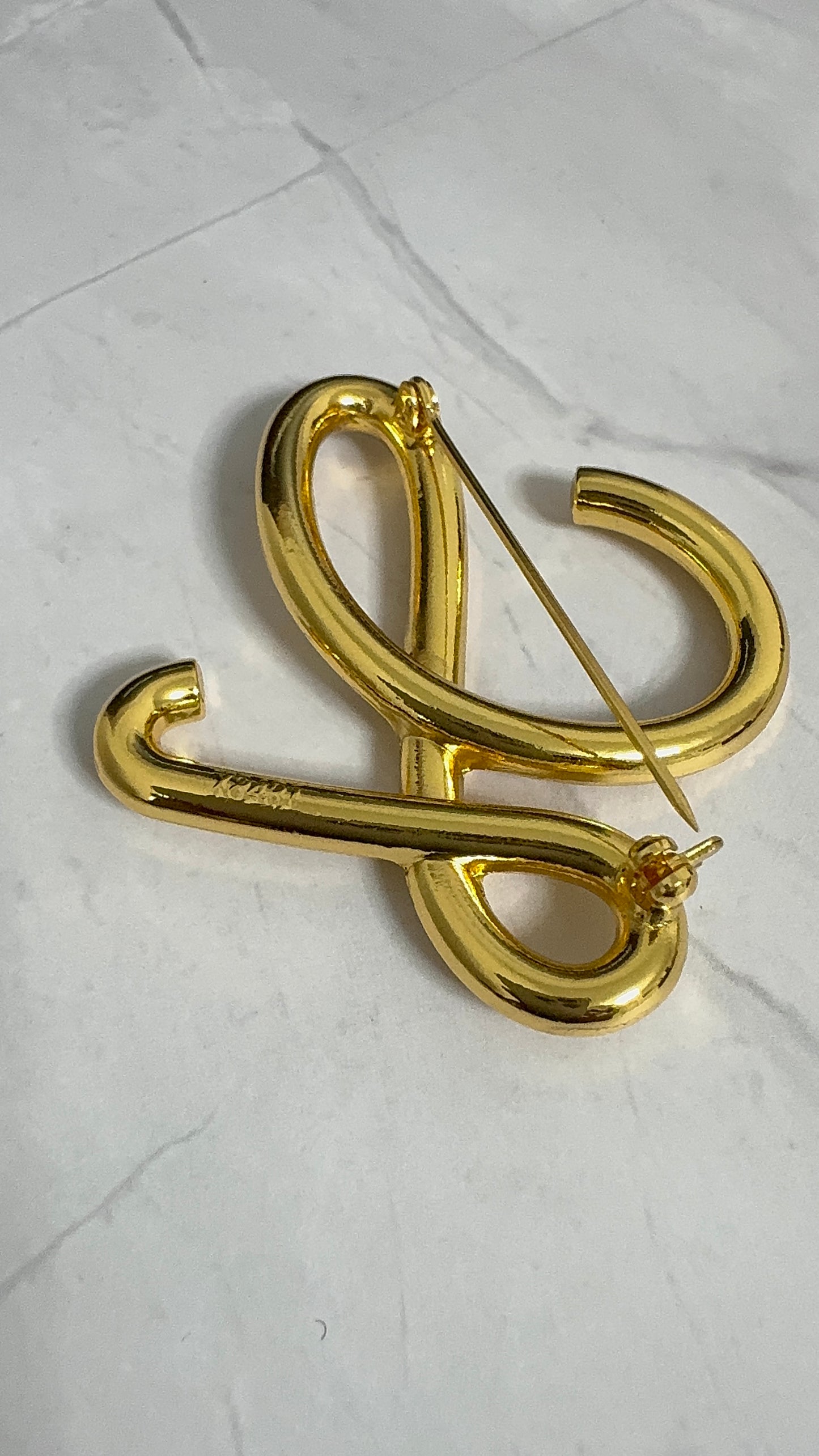 Luxury Loewe Brooch pin