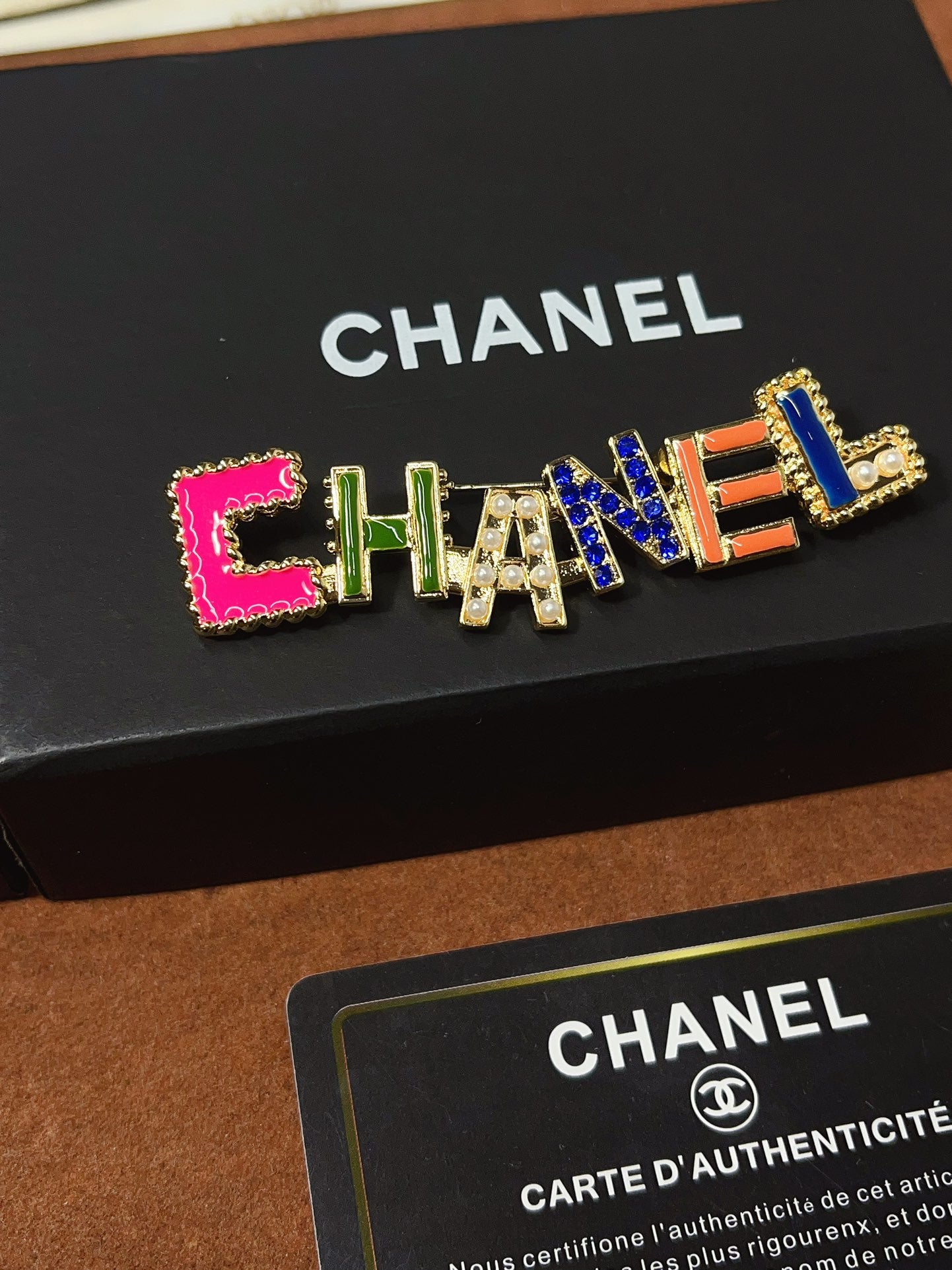 Luxury C.C Brooch pin