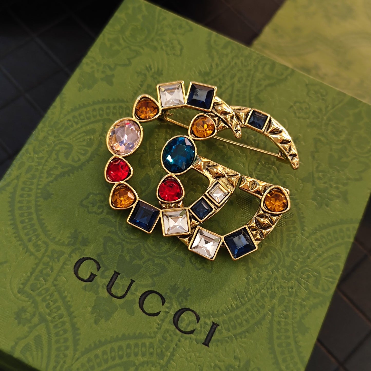 Luxury Vintage G.G Brooch pin