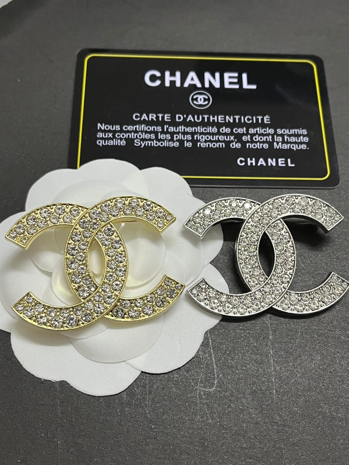 Luxury C.C gold brooch