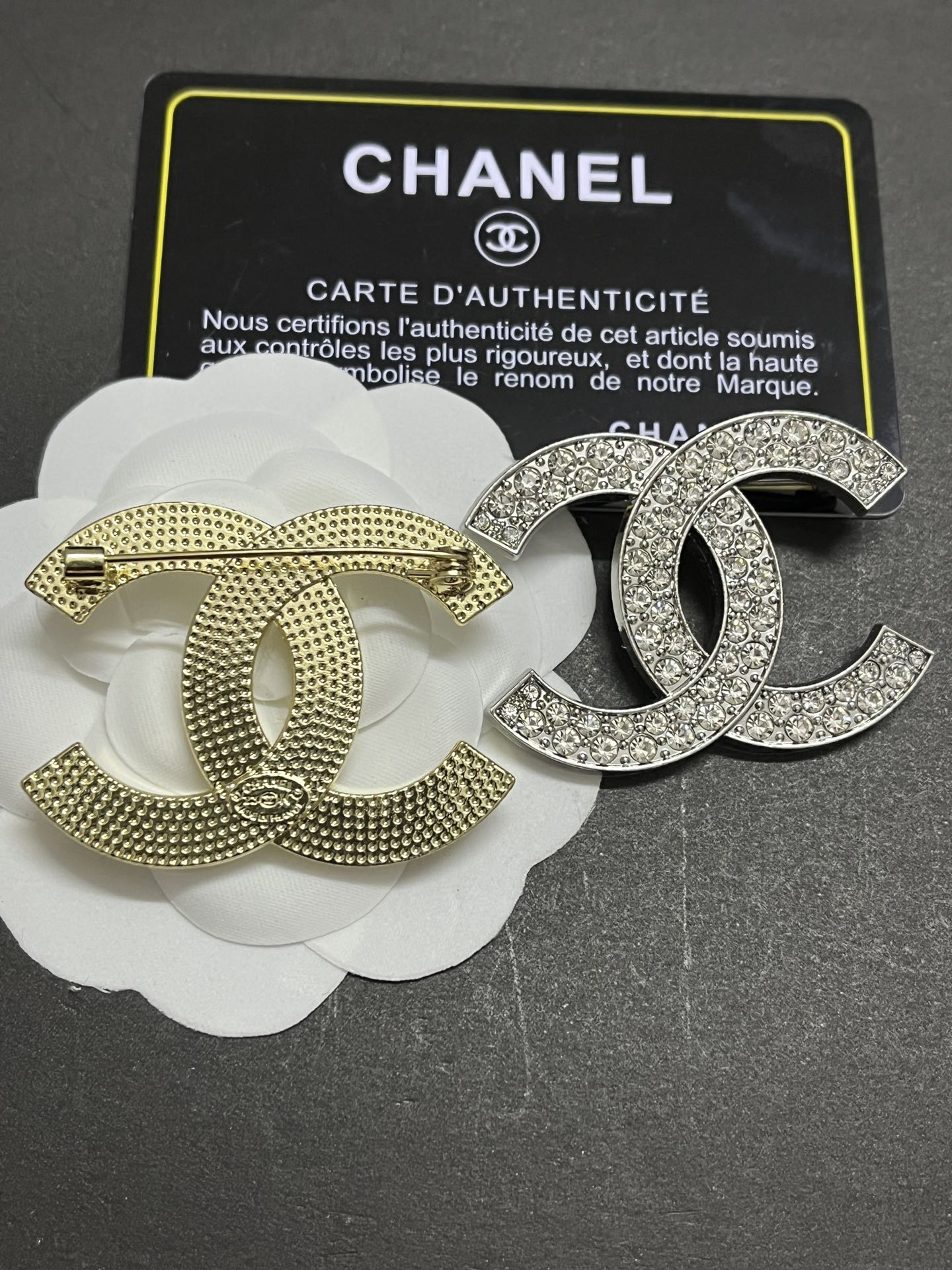 Luxury C.C gold brooch