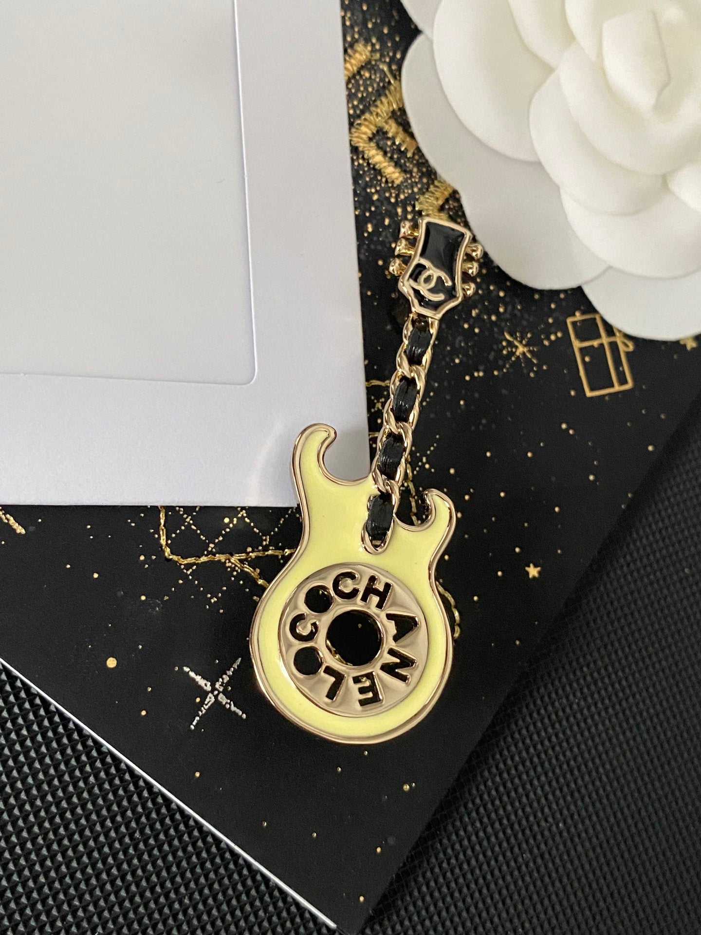 Luxury C.C Guitar brooch