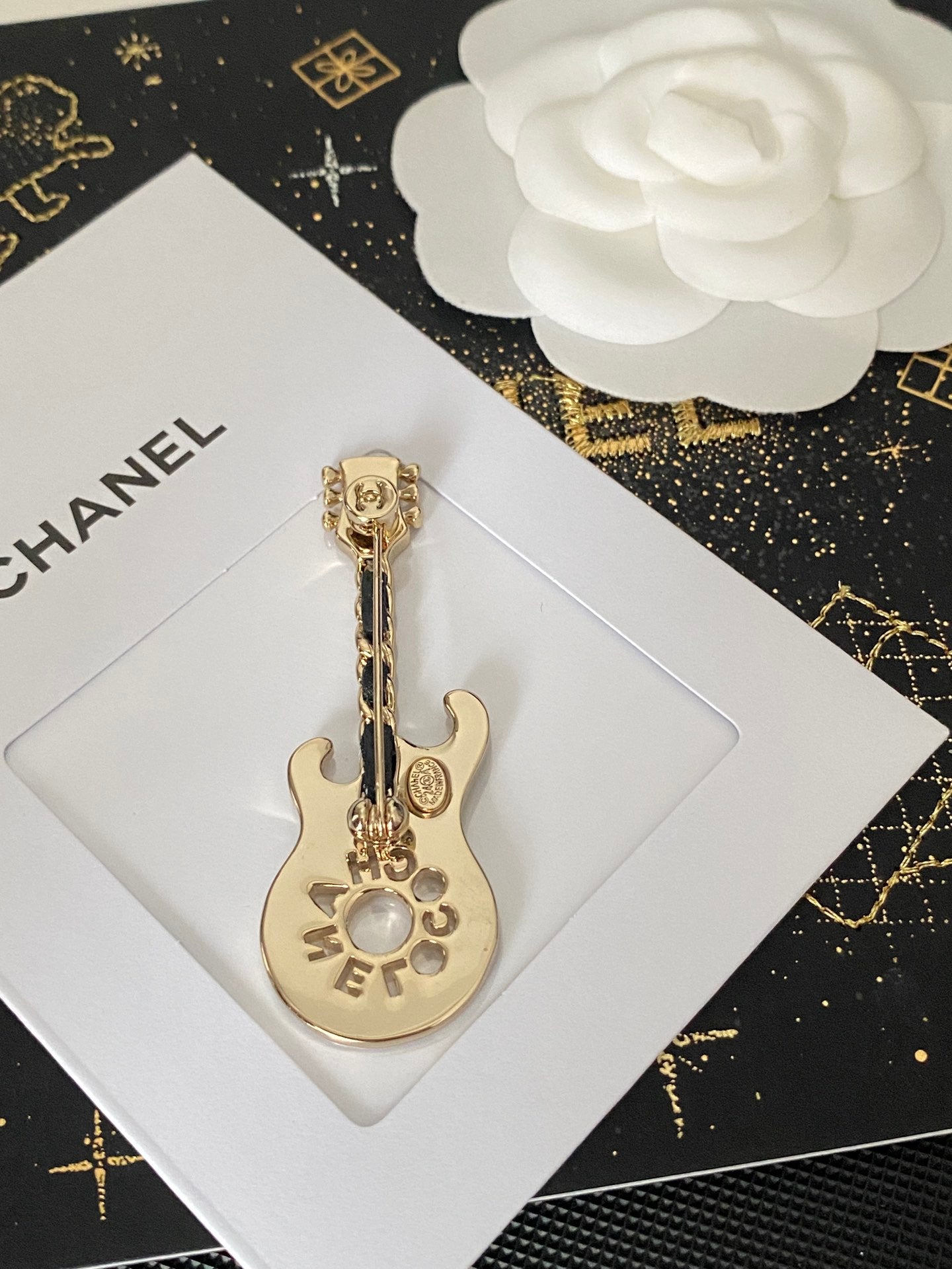 Luxury C.C Guitar brooch