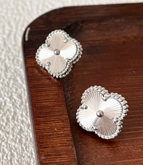 High Quality Luxury Stud Women's Earrings - SILVER