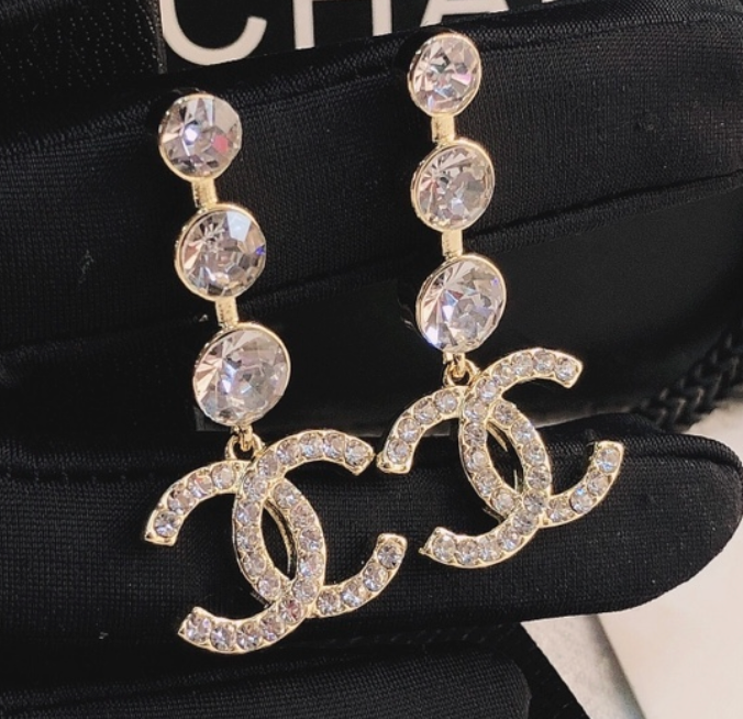 High Quality Luxury Drop Women's Earrings - Gold