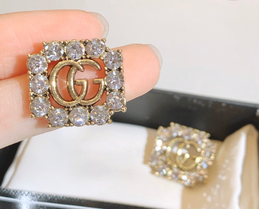 High Quality Luxury Women's Earrings - Gold