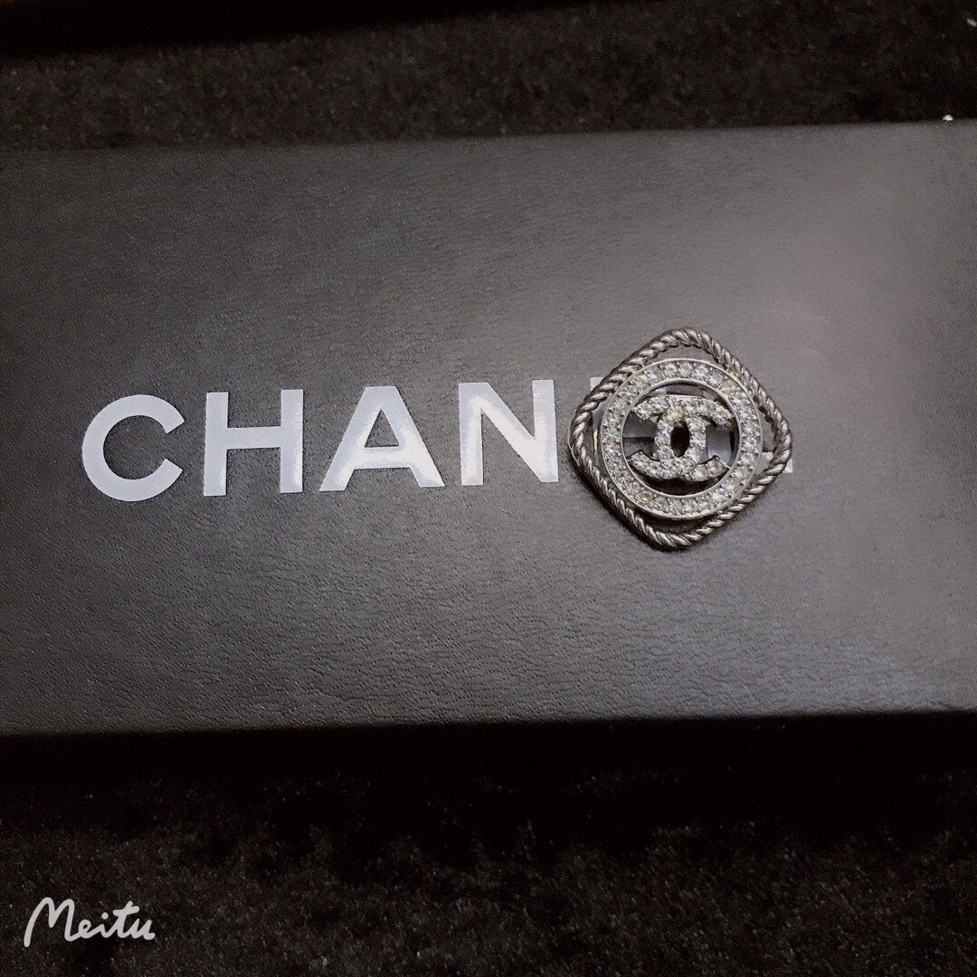 Luxury C.C Gold/Silver brooch