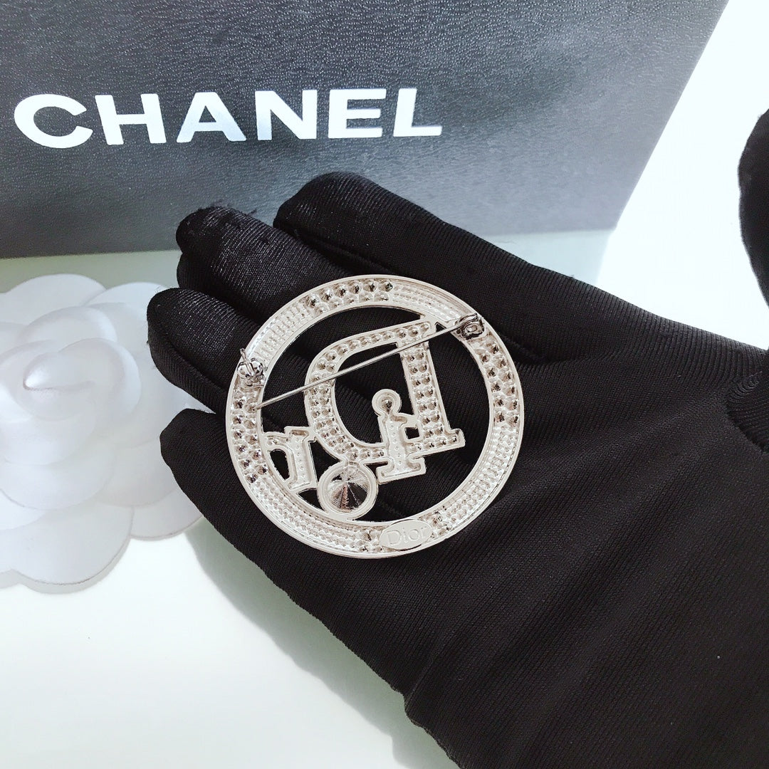 Luxury D SilverBrooch pin
