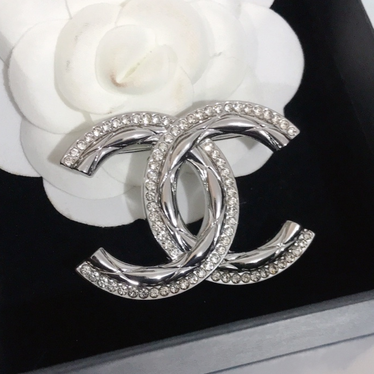 Luxury C.C Silver Brooch pin