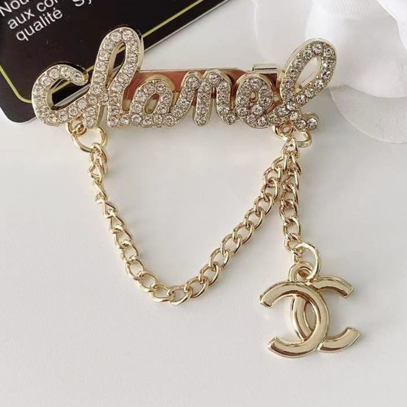Luxury C.C Dangle Brooch pin - Gold