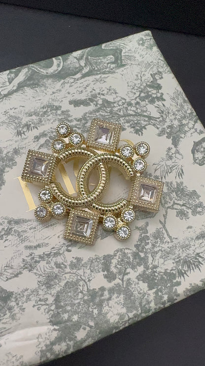 Luxury C.C Gold Brooch pin