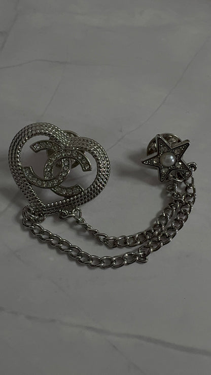 Luxury C.C Chain Brooch pin