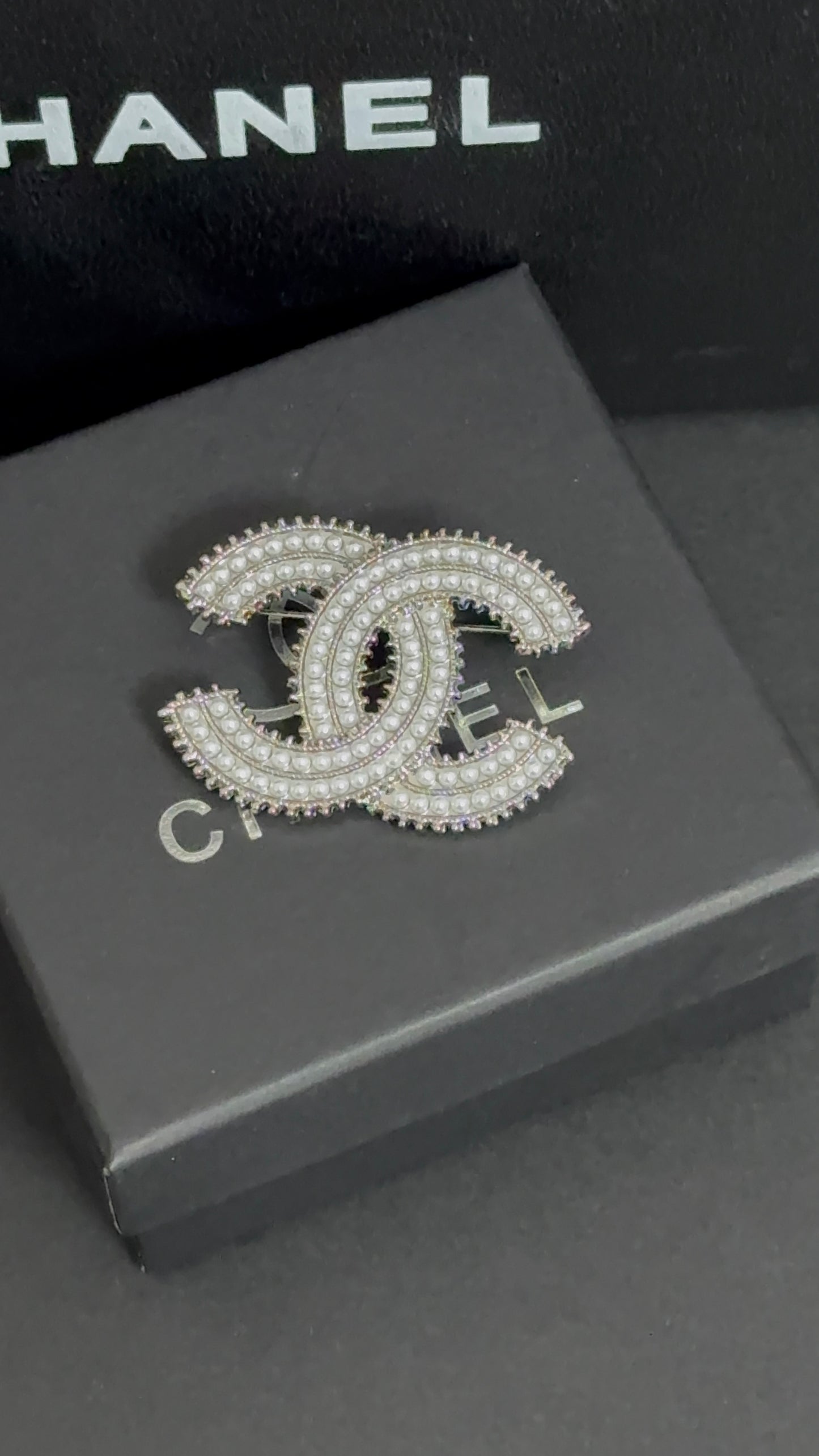 Luxury C.C Brooch pin
