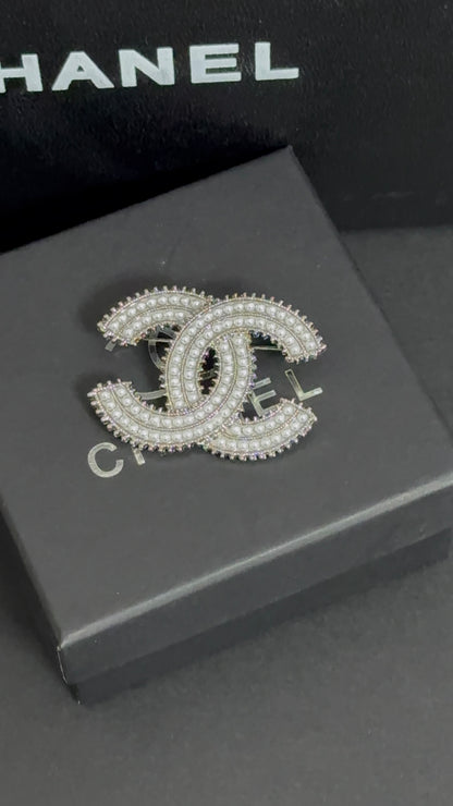 Luxury C.C Brooch pin