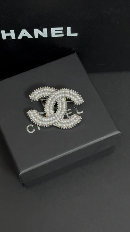 Luxury C.C Brooch pin