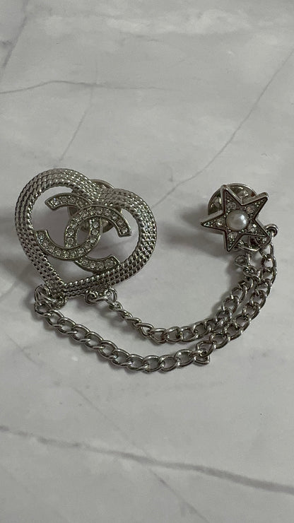 Luxury C.C Chain Brooch pin