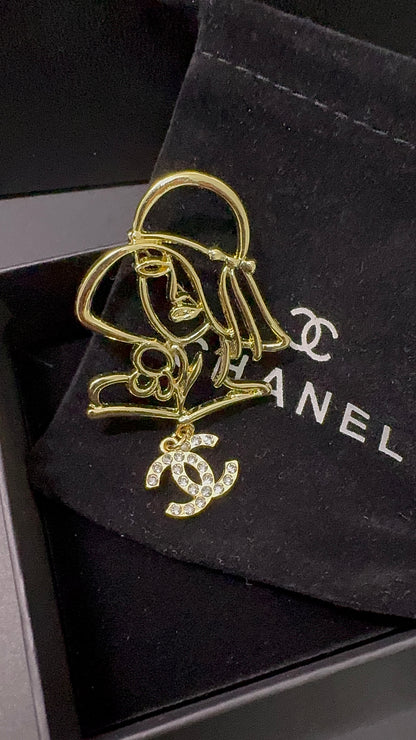 Luxury C.C Gold Lady Brooch pin