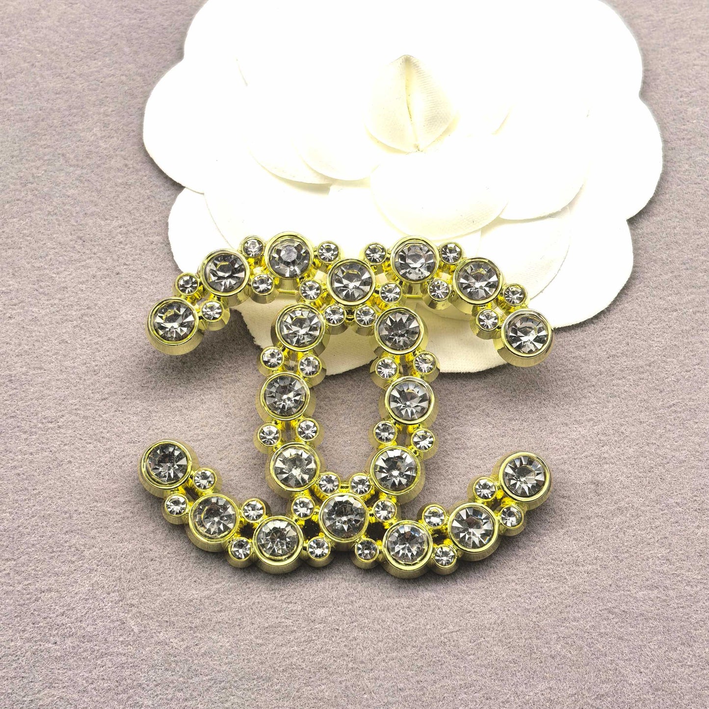 Luxury C.C Brooch pin