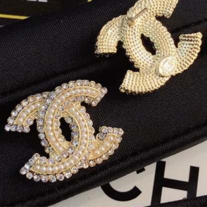 High Quality Luxury Women's Earrings - Gold