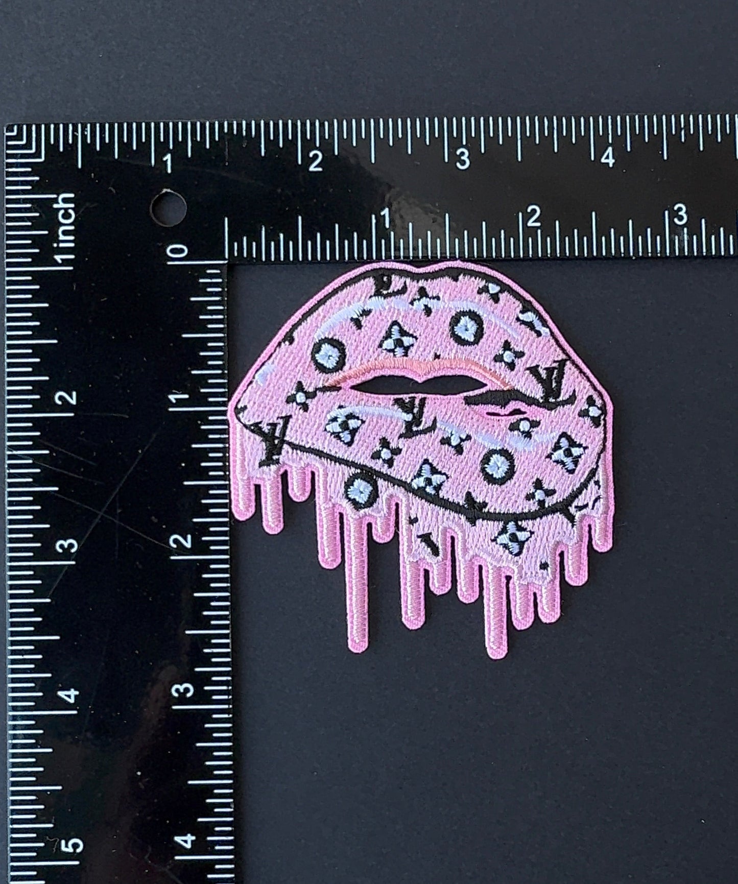 L Pink Drip Lip Iron-on patch