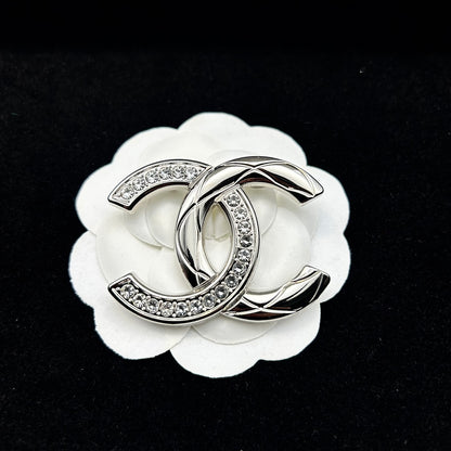 Luxury G.G Vintage Brooch pin