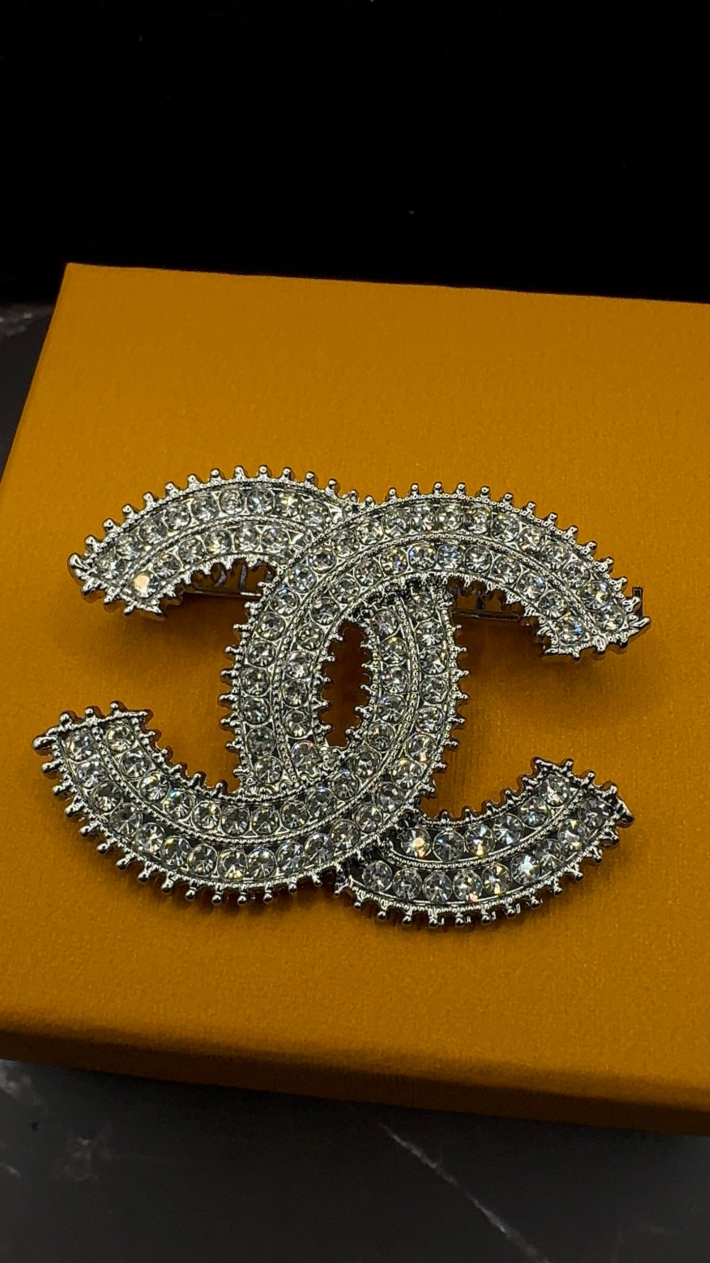 Luxury C.C Zircon Brooch pin