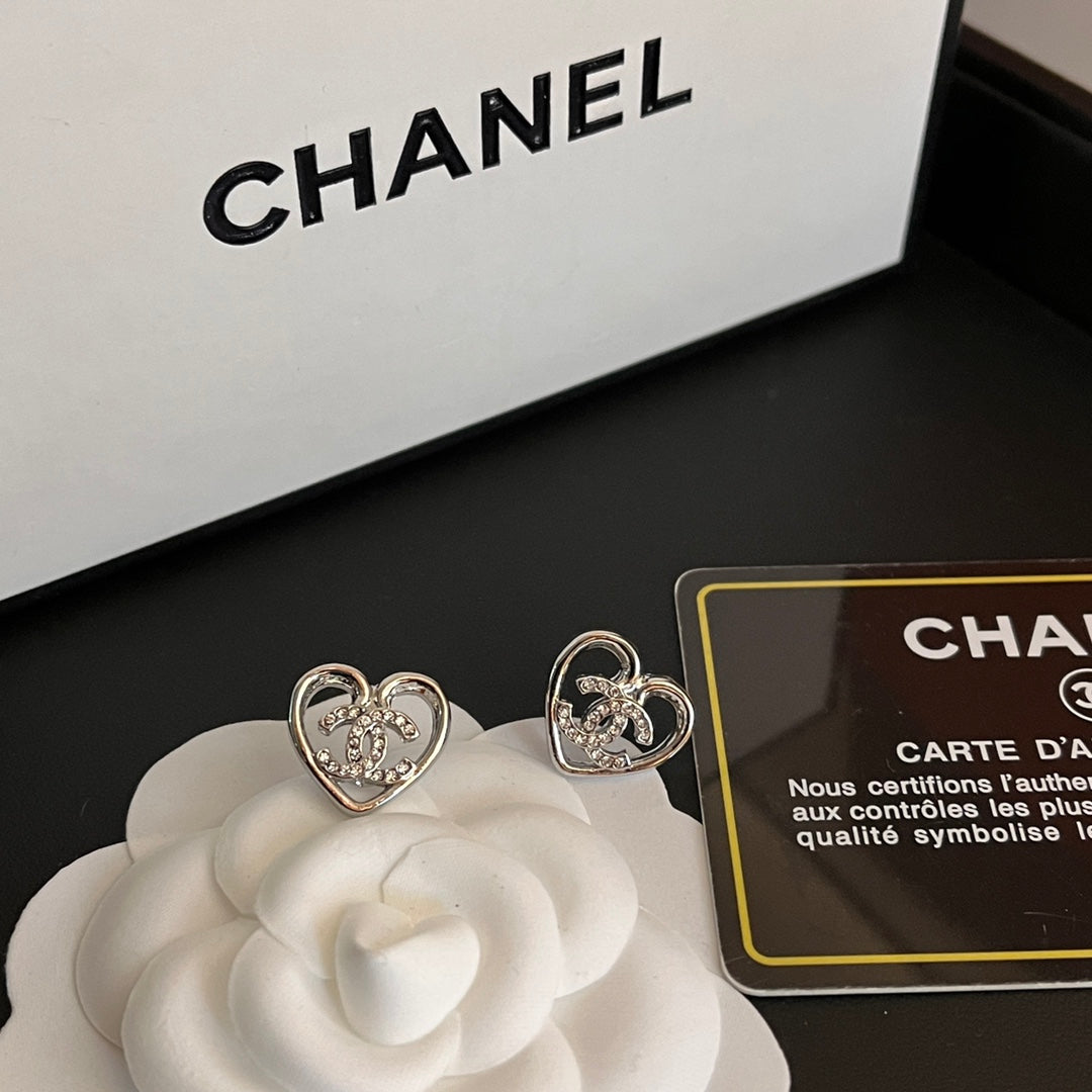 Luxury C.C Heart Earrings - Silver