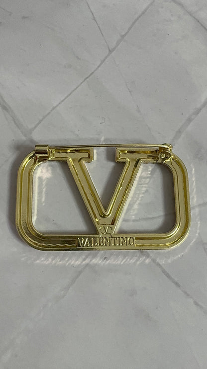 V.  Brooch Pin
