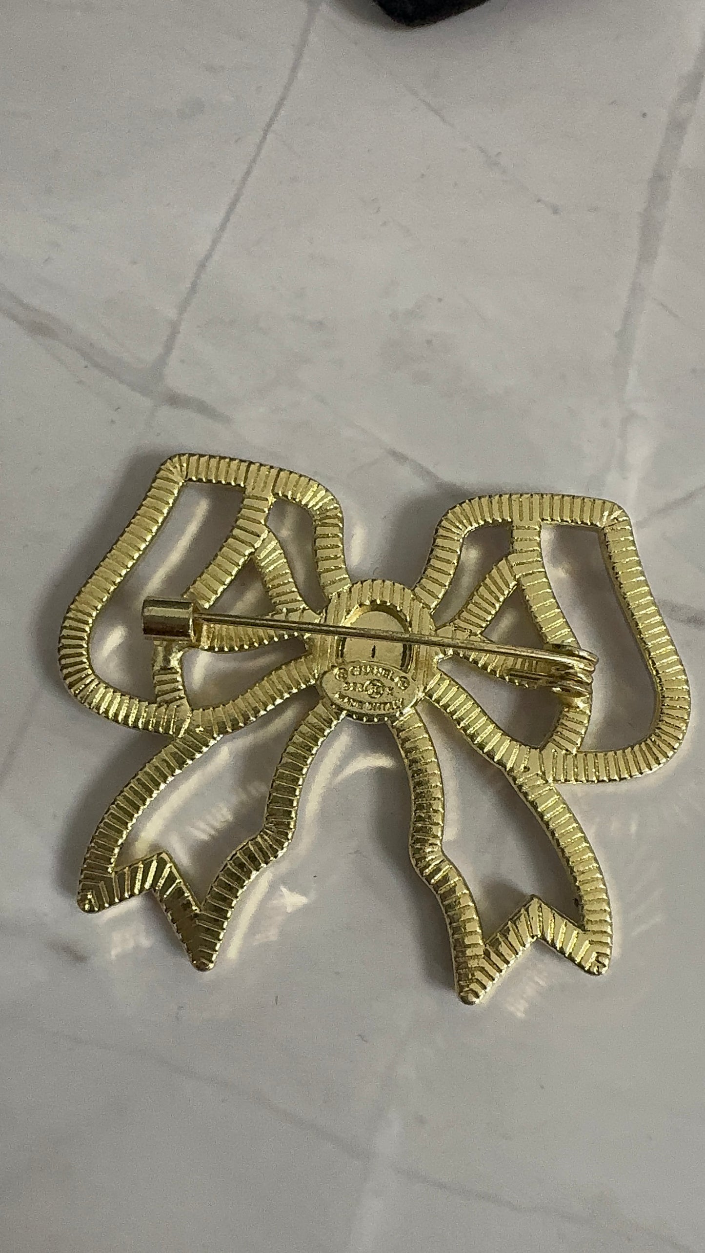 Luxury C.C Bow Brooch pin