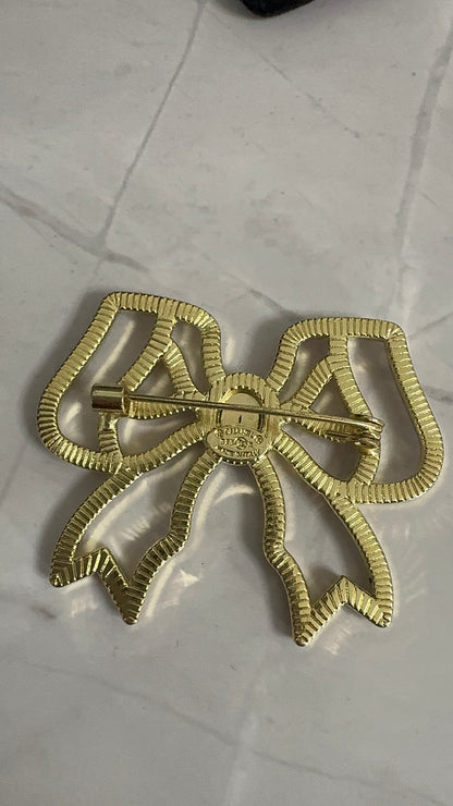 Luxury C.C Bow Brooch pin