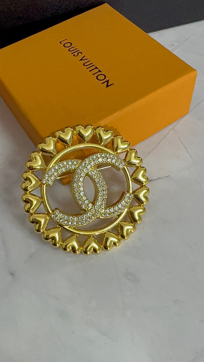 Luxury C.C Hearts Brooch pin l