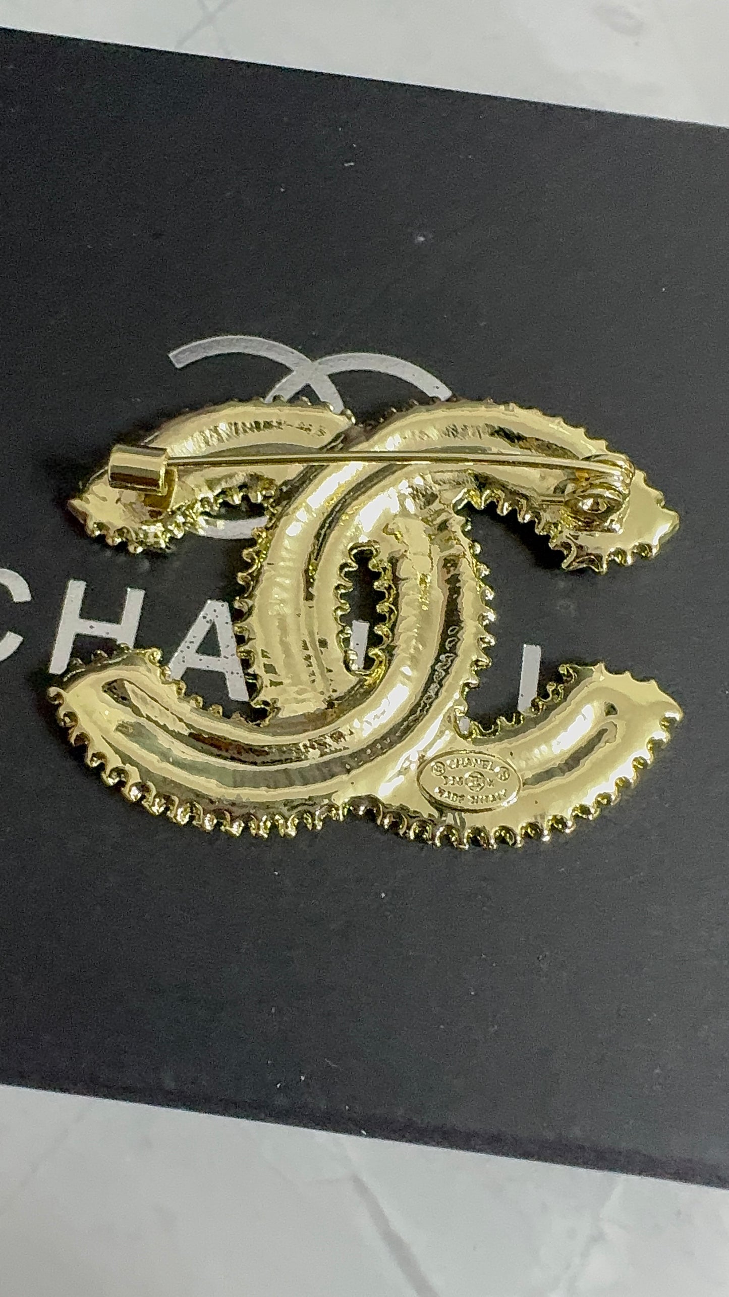 Luxury C.C Zircon Brooch pin