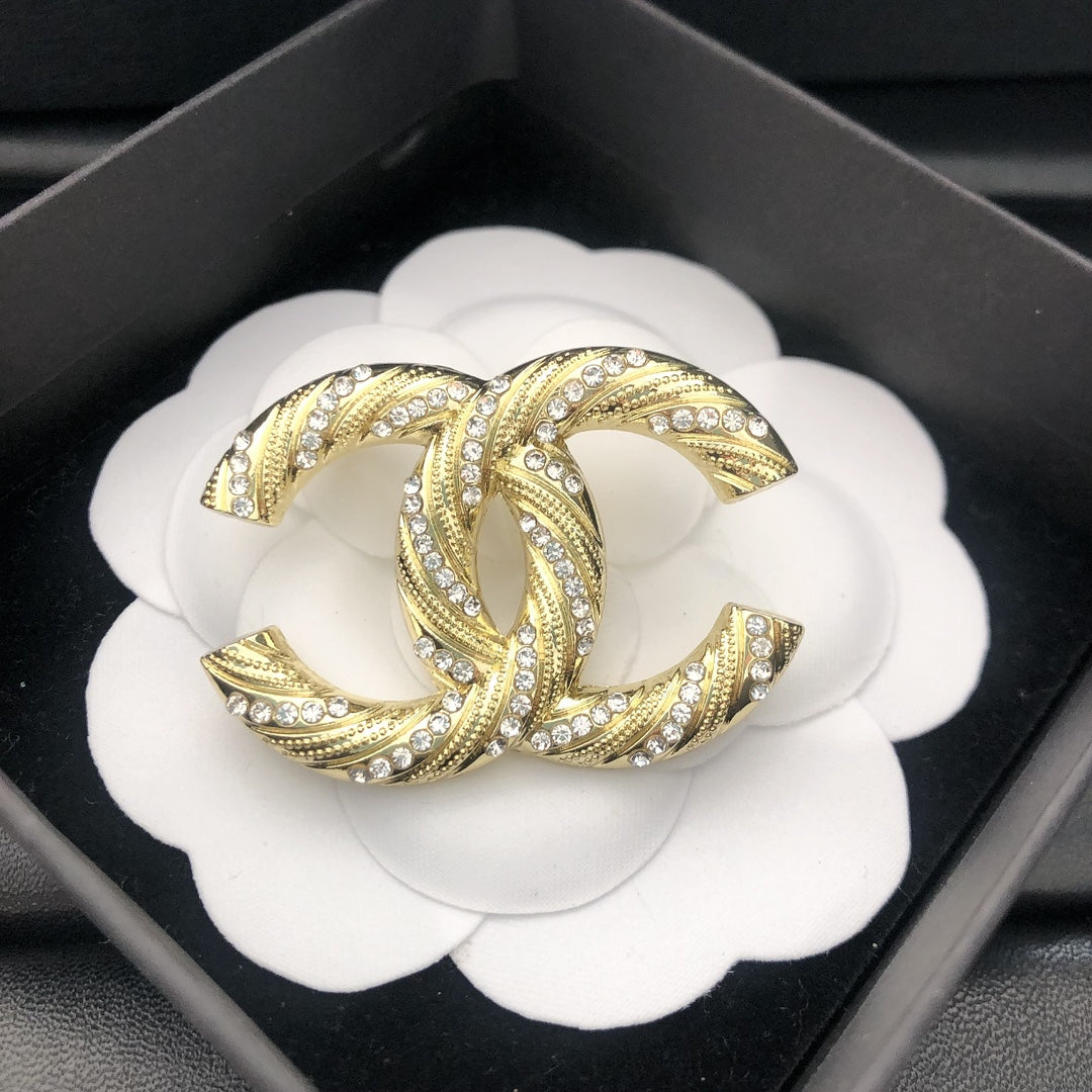 Luxury C.C Brooch pin