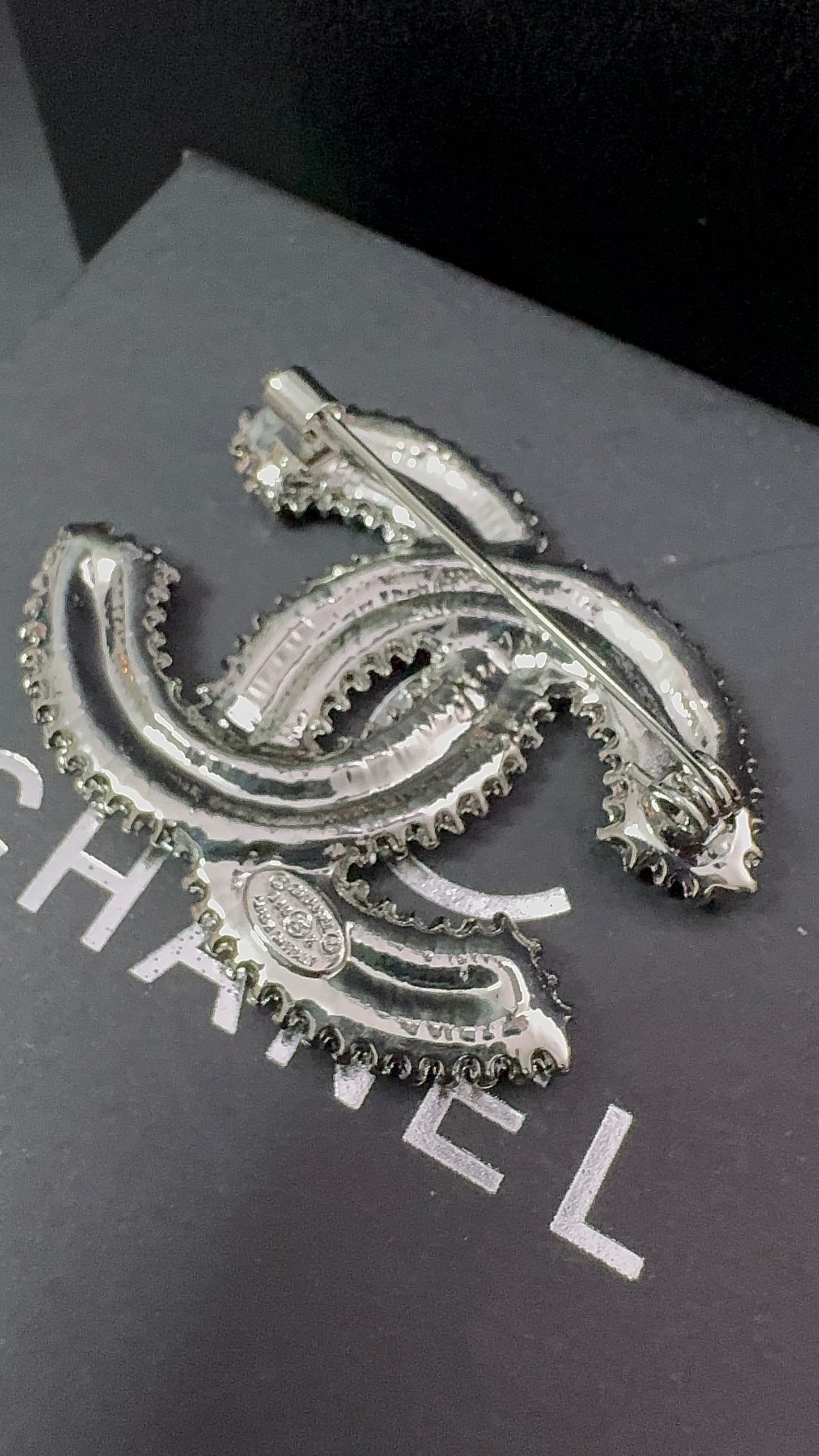 Luxury C.C Brooch pin