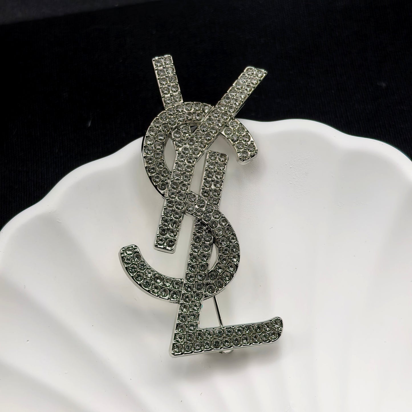 Luxury Y.S Brooch pin