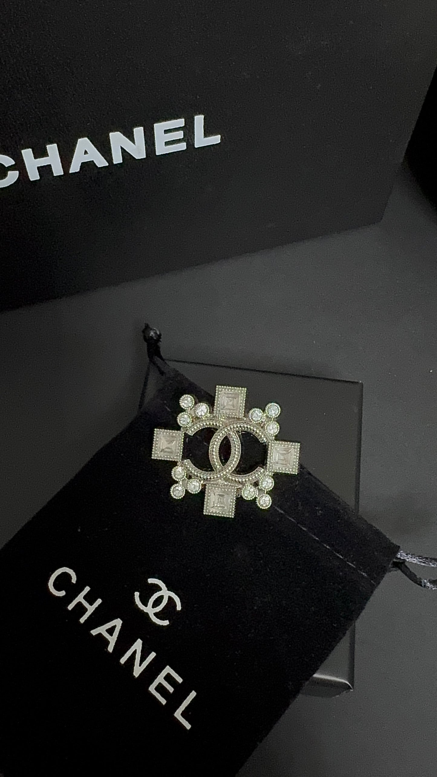Luxury C.C Gold Brooch pin