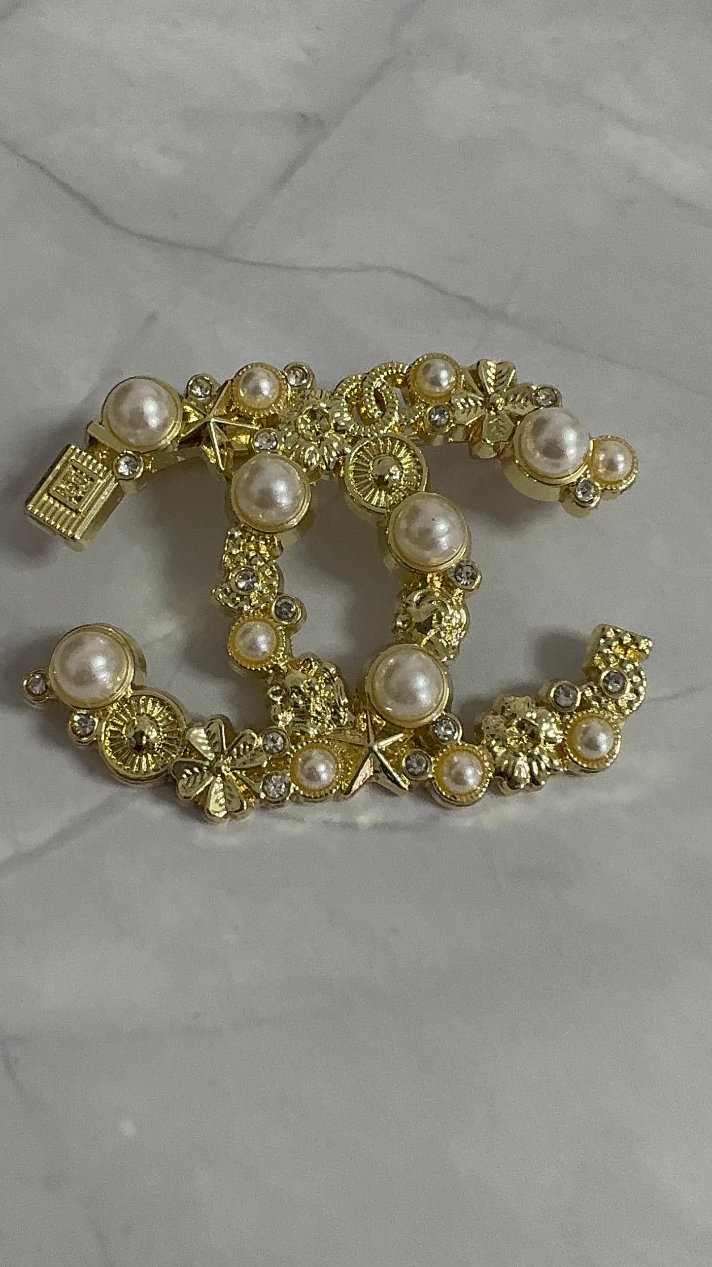 Luxury C.C Detailed Brooch pin