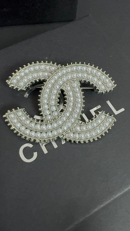 Luxury C.C Brooch pin
