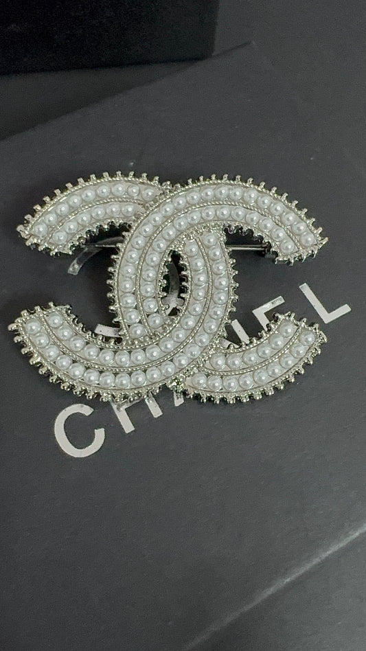 Luxury C.C Brooch pin
