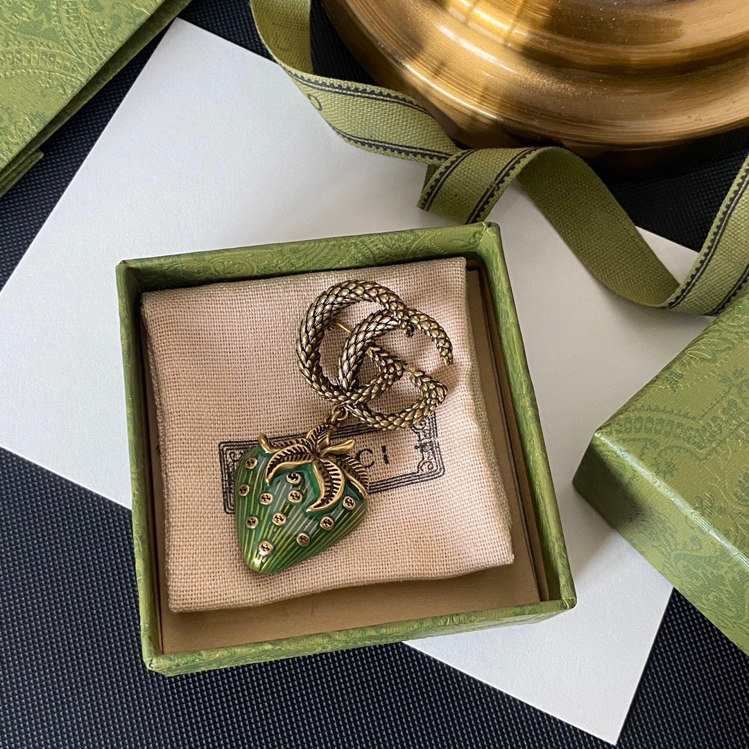 Luxury vintage G.G Brooch