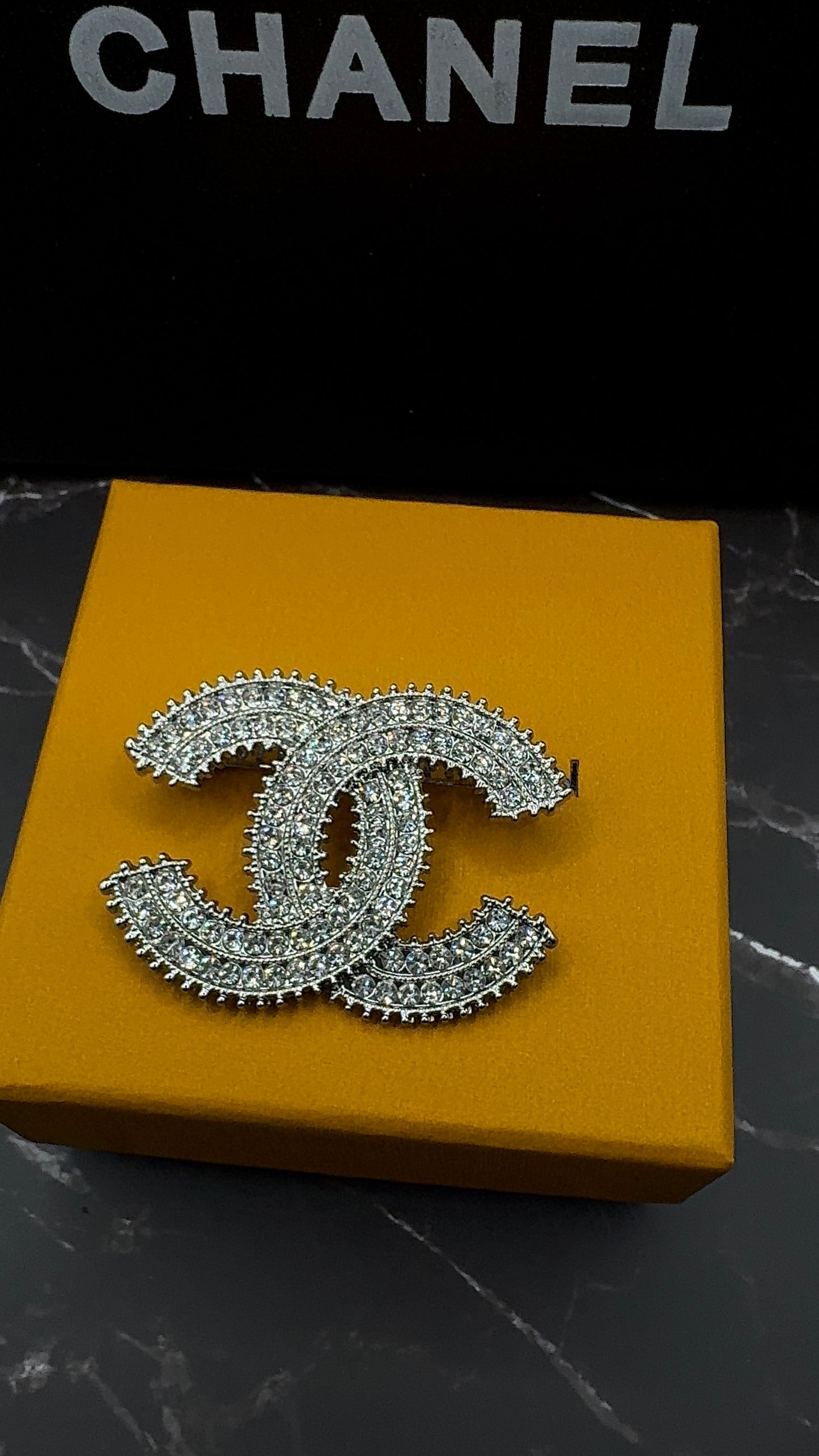 Luxury C.C Zircon Brooch pin