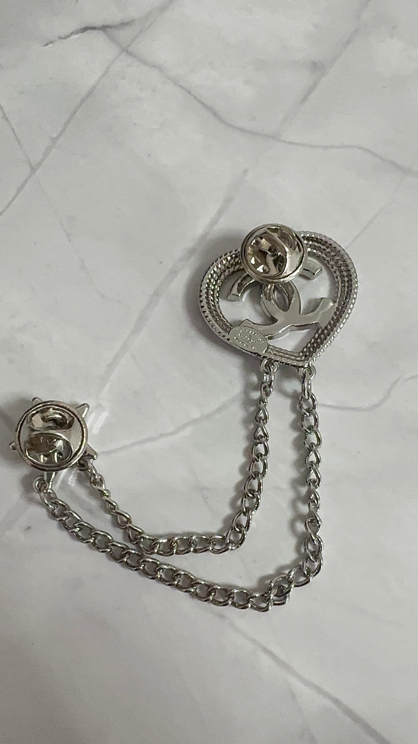 Luxury C.C Chain Brooch pin