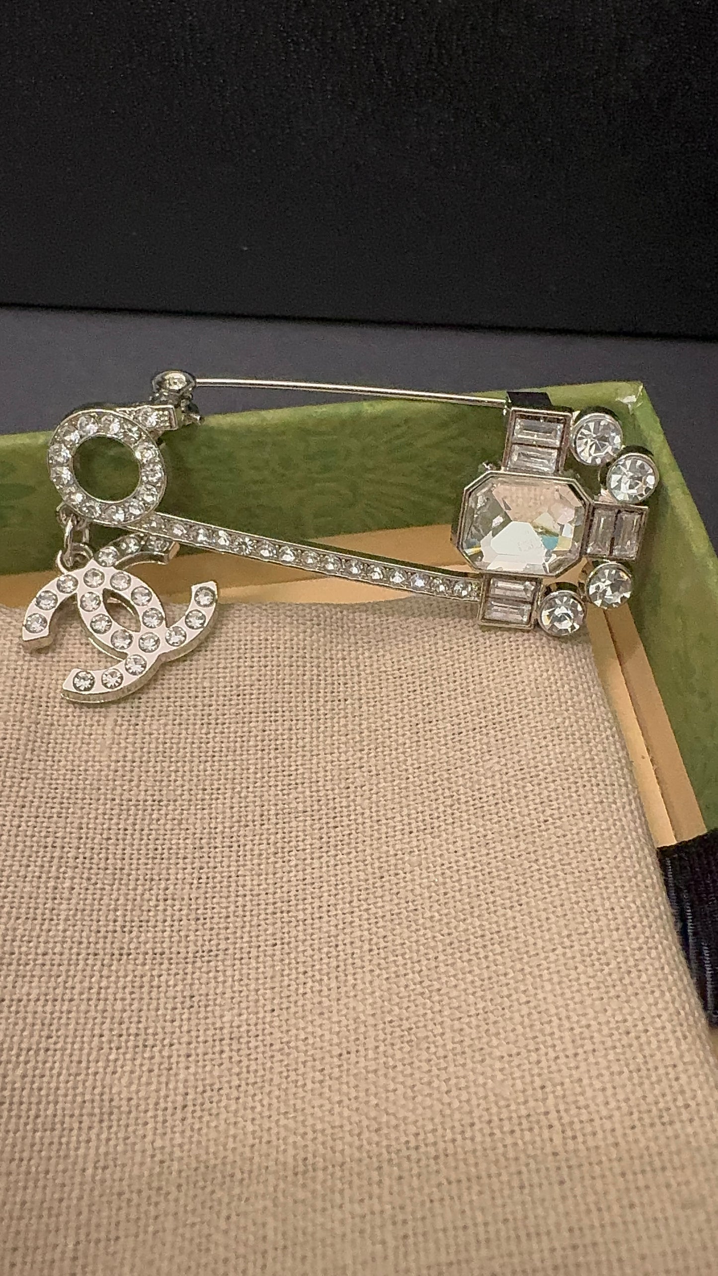 Luxury C.C Gold Brooch pin