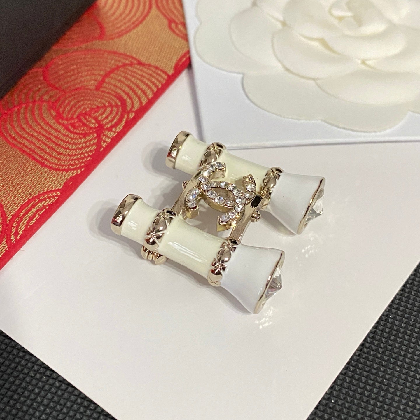 High Quality Chanel Telescope Brooch