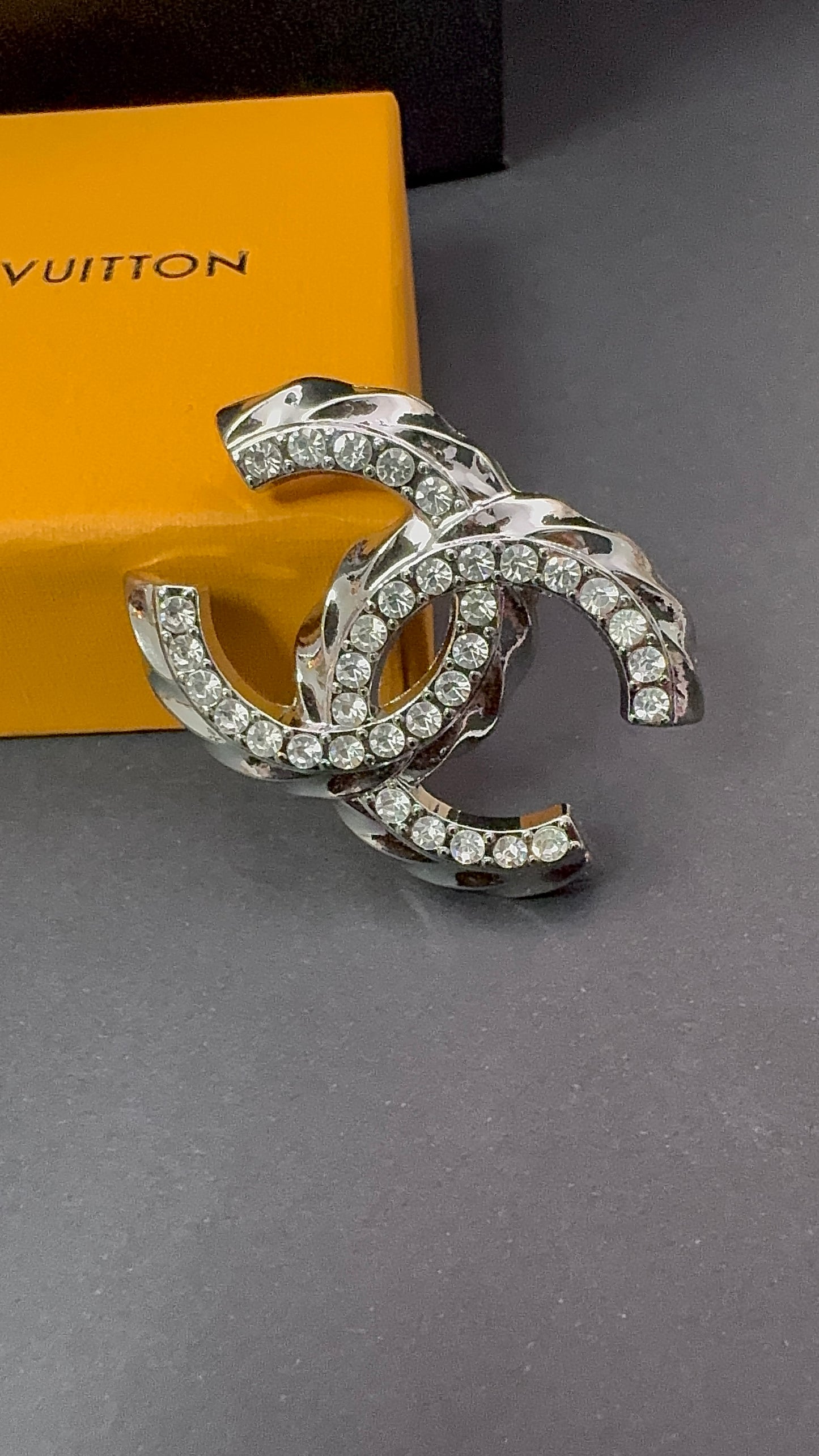 Luxury C.C Detailed Brooch pin